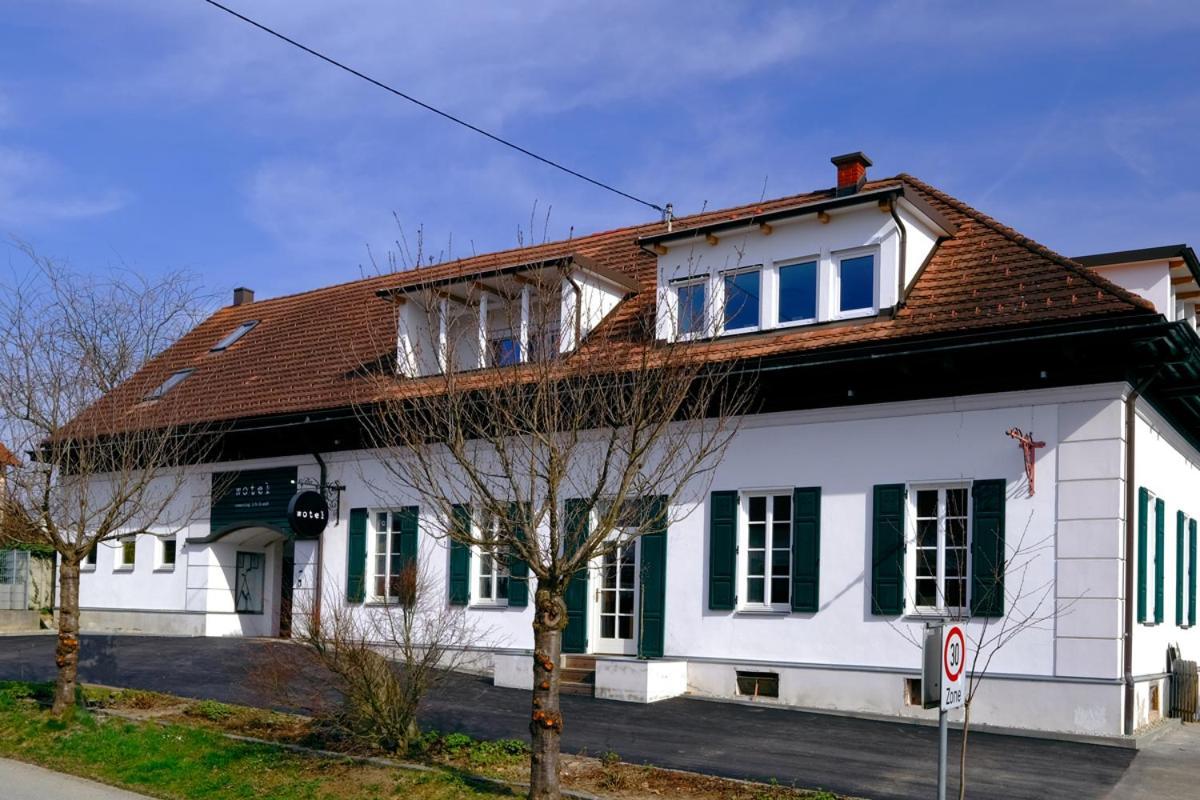 Wotel Soechau Exterior photo